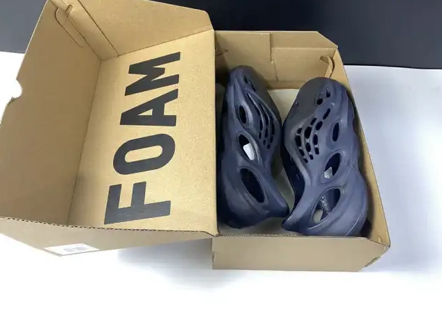 GV7903 RNNR Foam Blue Mineral Adidas Yeezy 0525